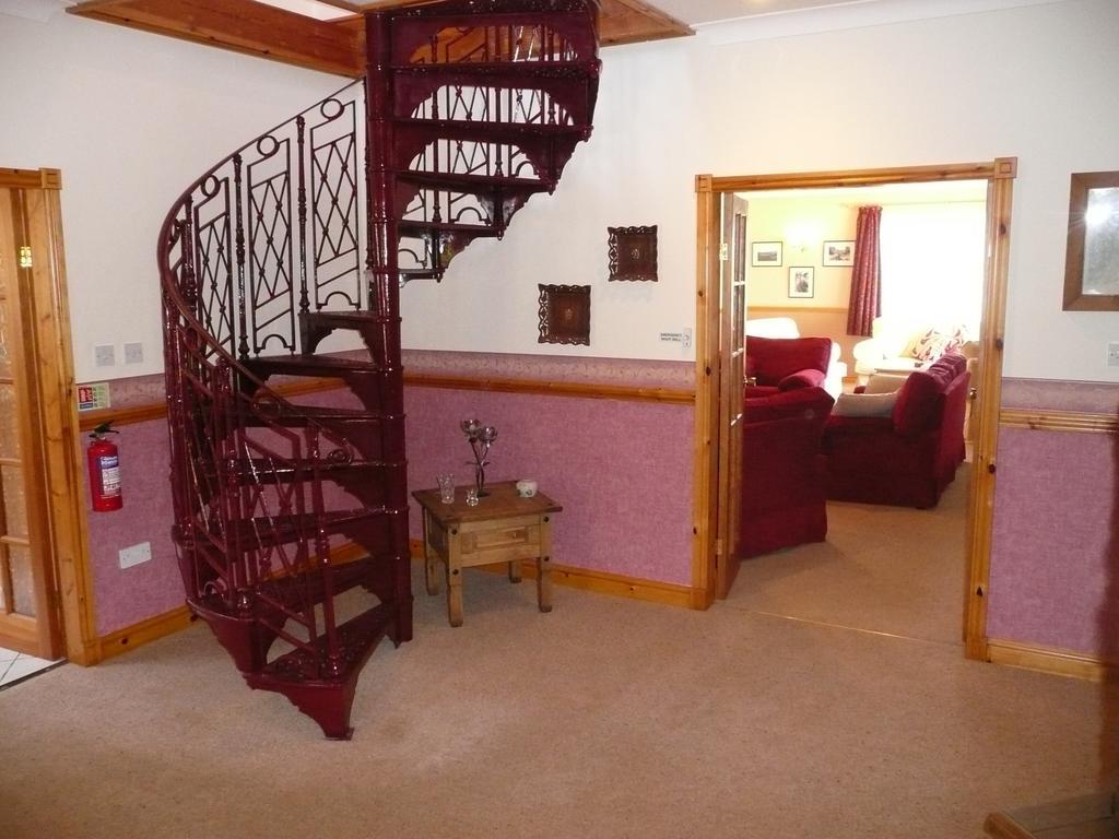 Heulwen Guest House Долгелай Екстериор снимка